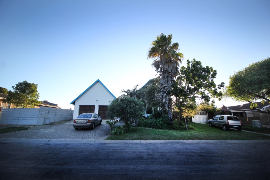 3 Bedroom Property for Sale in Heiderand Western Cape